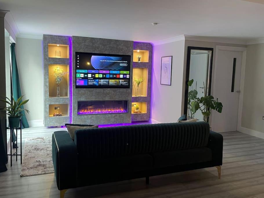 The Exclusive Jacuzzi Apartment Birmingham Esterno foto