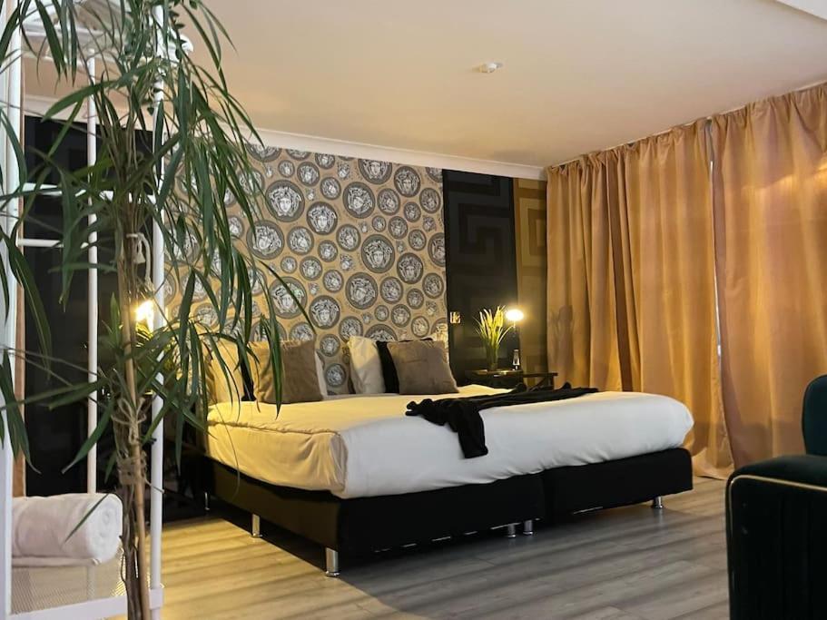 The Exclusive Jacuzzi Apartment Birmingham Esterno foto