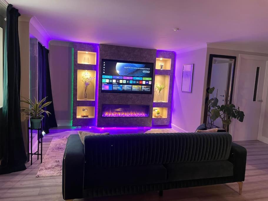 The Exclusive Jacuzzi Apartment Birmingham Esterno foto